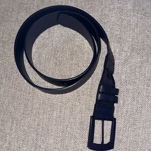 Travis Mathew black belt; size 36